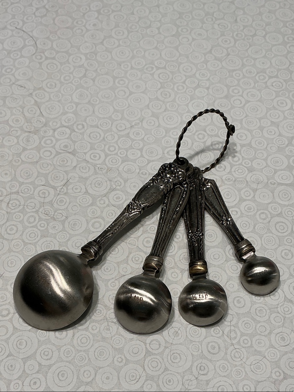 Antique-Style Metal Measuring Spoon Set - Silver Tone - Picture 3 of 3